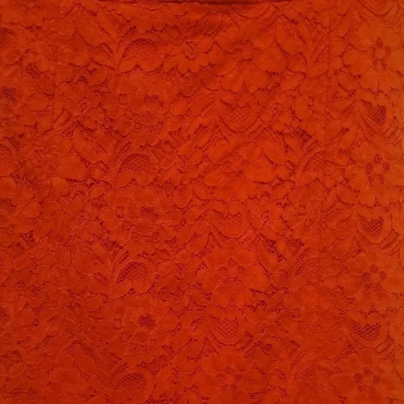 EXPRESS lined pencil skirt with orange/red lace overlay Size 8 - Picture 5 of 5